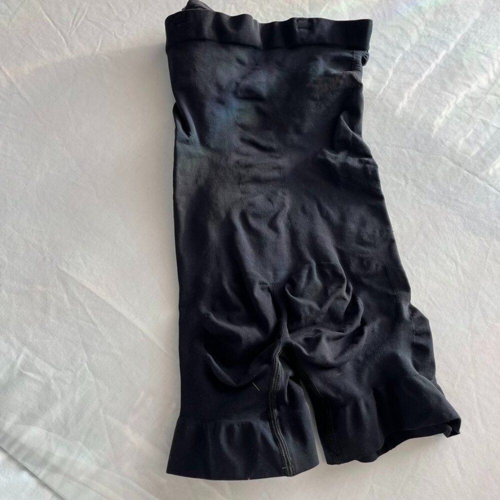 SKIMS Seamless Sculpt Mid Thigh Short Bodysuit Small Black Onyx FLAW - Picture 5 of 9